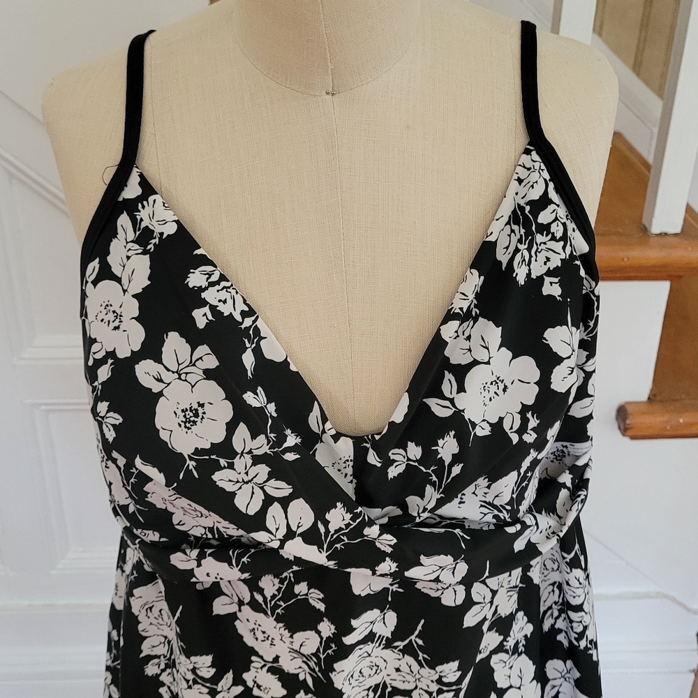 TROPICAL ESCAPES Floral Black White Tankini Size 18 - Picture 3 of 9